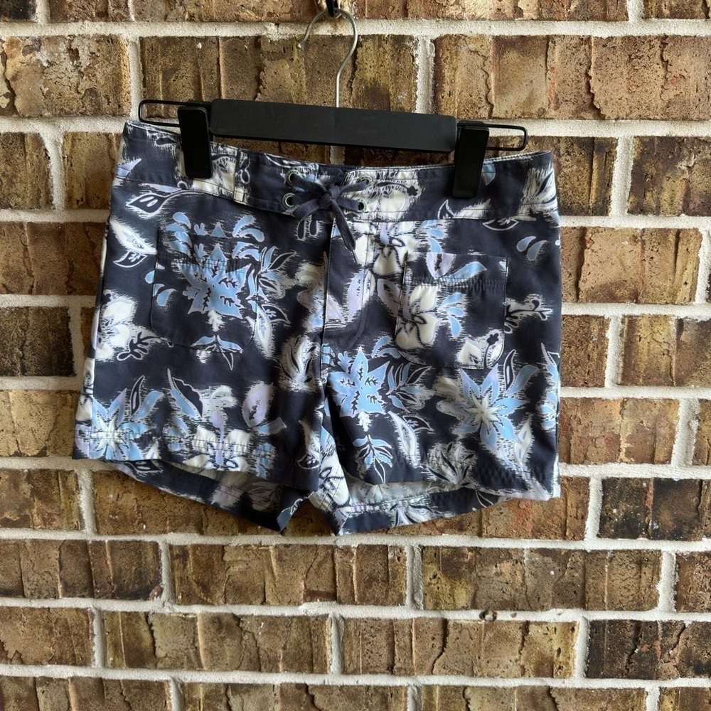 Columbia High Waist Blue and White Shorts